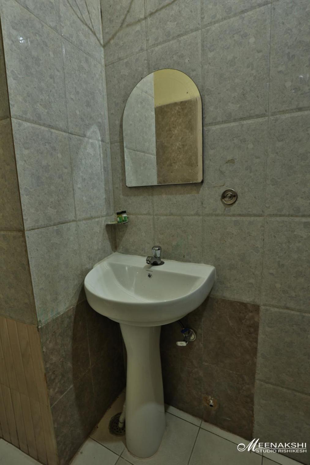 Hotel Haridev Roorkee Exteriör bild